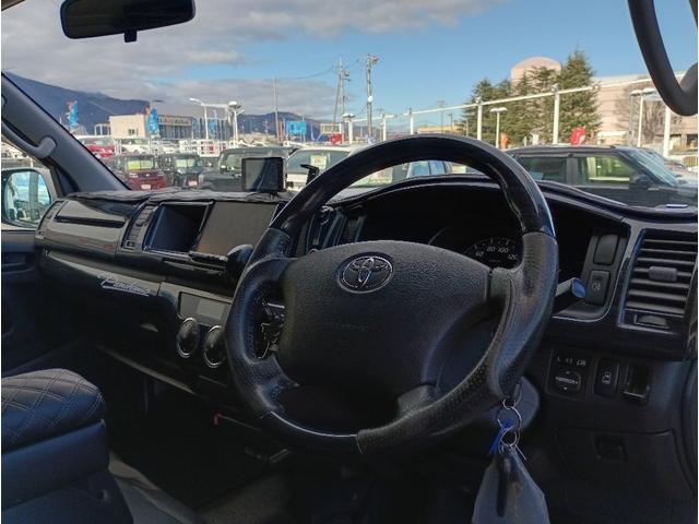 ハイエースワゴン ＧＬ☆ベットキット☆ＲＥＶＯシート☆バッドフェイスボンネット　４ＷＤ☆ベットキット☆レボシート☆電動ドア☆ローダウン☆バッドフェイスボンネット☆ギブソンリアバンパー☆Ｂａｃｋ９ショック☆ファブレス２０ＡＷ☆社外ＬＥＤテール☆８型ナビ☆バックカメラ☆後席モニター☆（27枚目）