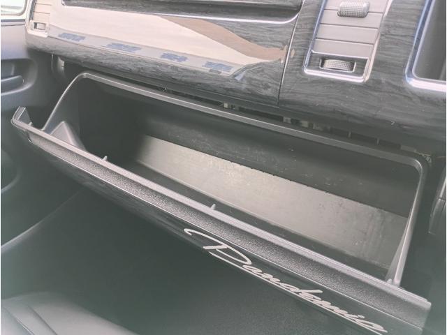 ハイエースワゴン ＧＬ☆ベットキット☆ＲＥＶＯシート☆バッドフェイスボンネット　４ＷＤ☆ベットキット☆レボシート☆電動ドア☆ローダウン☆バッドフェイスボンネット☆ギブソンリアバンパー☆Ｂａｃｋ９ショック☆ファブレス２０ＡＷ☆社外ＬＥＤテール☆８型ナビ☆バックカメラ☆後席モニター☆（41枚目）