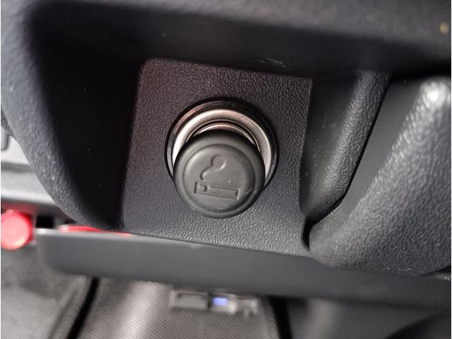 ハイエースワゴン ＧＬ☆ベットキット☆ＲＥＶＯシート☆バッドフェイスボンネット　４ＷＤ☆ベットキット☆レボシート☆電動ドア☆ローダウン☆バッドフェイスボンネット☆ギブソンリアバンパー☆Ｂａｃｋ９ショック☆ファブレス２０ＡＷ☆社外ＬＥＤテール☆８型ナビ☆バックカメラ☆後席モニター☆（49枚目）