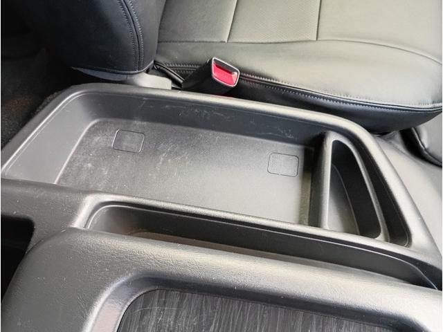 ハイエースワゴン ＧＬ☆ベットキット☆ＲＥＶＯシート☆バッドフェイスボンネット　４ＷＤ☆ベットキット☆レボシート☆電動ドア☆ローダウン☆バッドフェイスボンネット☆ギブソンリアバンパー☆Ｂａｃｋ９ショック☆ファブレス２０ＡＷ☆社外ＬＥＤテール☆８型ナビ☆バックカメラ☆後席モニター☆（60枚目）