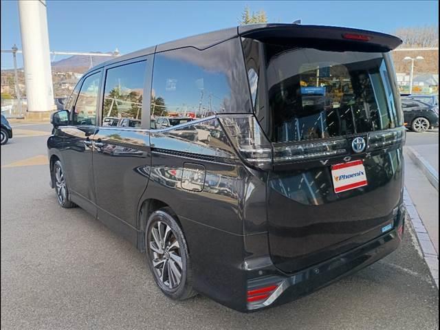 ヴォクシー ハイブリッドS-Z☆1オナ☆10.5型ナビ☆14型後席モニタ セーフティセンス☆10.5型ナビ☆14型後席モニター☆バックカメラ☆前席・2列目シートヒーター☆オットマン☆両側電動ドア☆パワーバックドア☆ビルトインETC2.0☆LEDライト☆ハーフレザー☆試乗OK(8枚目)