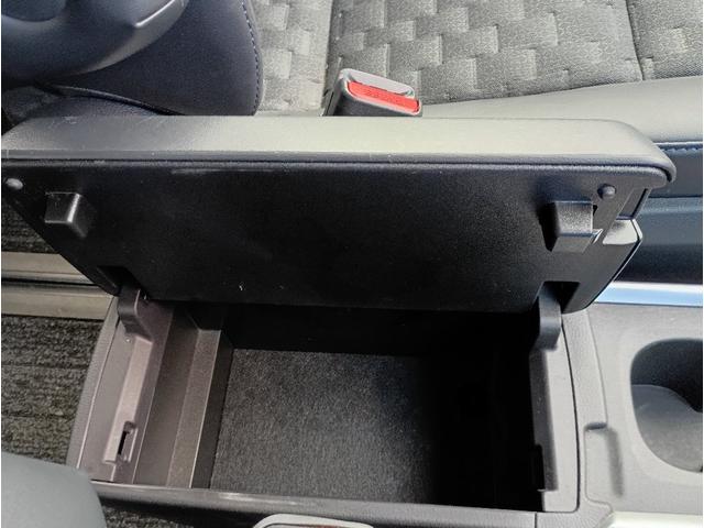 ヴォクシー ハイブリッドS-Z☆1オナ☆10.5型ナビ☆14型後席モニタ セーフティセンス☆10.5型ナビ☆14型後席モニター☆バックカメラ☆前席・2列目シートヒーター☆オットマン☆両側電動ドア☆パワーバックドア☆ビルトインETC2.0☆LEDライト☆ハーフレザー☆試乗OK(55枚目)