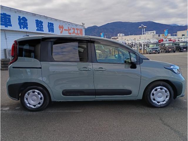 シエンタ ハイブリッドＧ☆１オナ☆８インチディスプレイ☆カープレイ☆　☆セーフティセンス☆８型ディスプレイオーディオ☆Ｂｌｕｅｔｏｏｔｈ☆パノラミックビューモニター☆ビルトインＥＴＣ２．０☆両側電動ドア☆ＬＥＤライト☆ＢＳＭ☆クリアランスソナー☆スマートキー☆試乗ＯＫ☆（24枚目）