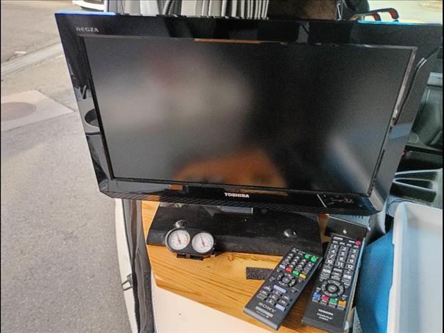 ハイエースワゴン ＧＬ☆１オナ☆４ＷＤ☆１５００Ｗインバーター☆ＦＦヒーター☆　ワンオーナー☆４ＷＤ☆キャンピング仕様☆かーいんてりあ高橋社製リラックスワゴンタイプ３☆ベットキット☆１５００Ｗインバーター☆サブバッテリー２個☆ＦＦヒーター☆サイドオーニング☆ルーフベンチレーター☆（14枚目）