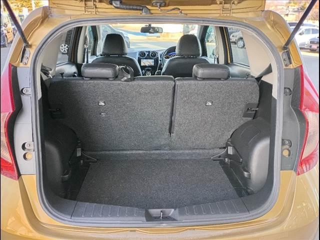 ノート メダリスト☆アラウンドビューモニター☆ＢＴ接続☆前後ドラレコ　ナビ☆Ｂｌｕｅｔｏｏｔｈ☆アラウンドビューモニター☆ＥＴＣ☆前後ドライブレコーダー☆アイドリングストップ☆ＶＤＣ☆ハーフレザーシート☆プッシュスタート☆インテリキー☆電動格納ミラー☆走行２．７万ｋｍ☆（10枚目）