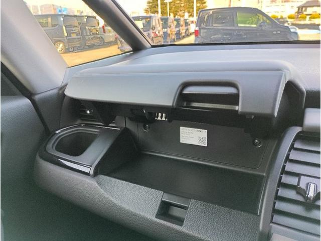 フィット ｅ：ＨＥＶ　ＲＳ☆ワンオーナー☆ホンダセンシング☆９型ナビ☆　ワンオーナー☆ホンダセンシング☆９型ナビ☆Ｂｌｕｅｔｏｏｔｈ☆バックカメラ☆ビルトインＥＴＣ２．０☆前後／車内ドラレコ☆ハーフレザーシート☆ＬＥＤライト☆パドルシフト☆パーキングセンサー☆試乗ＯＫ☆（46枚目）