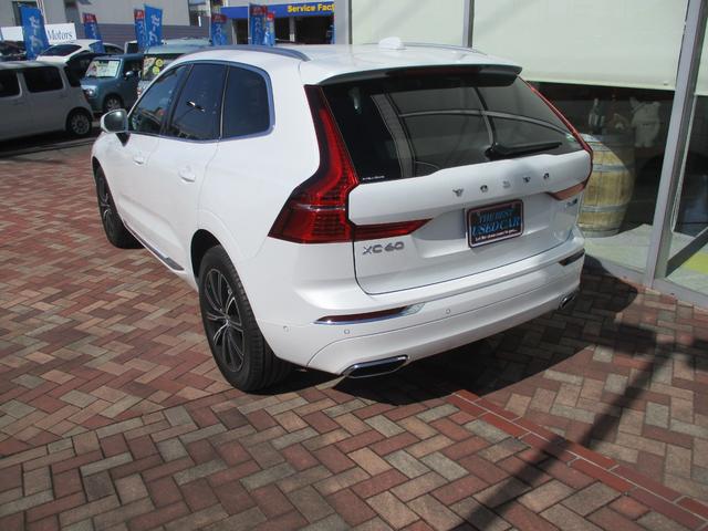 ＸＣ６０ Ｄ４　ＡＷＤ　インスクリプション　禁煙車／衝突回避システム／純正９インチナビ／３６０度ビューカメラ／シートヒーター／ＨＡＲＭＡＮ／ＫＡＲＤＯＮ／本革シート／盗難防止システム／パワーバックゲート／アイドリングストップ／レーンアシスト／（3枚目）