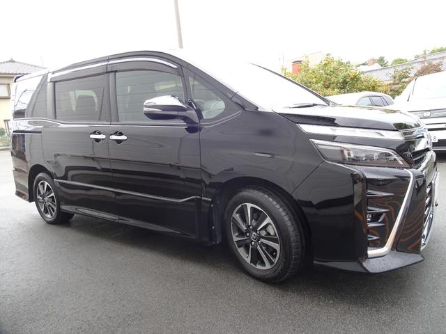ヴォクシー ZS 煌III ワンオーナー・TSS(対車両・歩行者)ICS・8インチSDナビ・バックモニター・ETC・ドラレコ・Bluetoothオーディオ・後席モニター・純正アルミホイール・スペアタイヤ・保証書・ロングラン保証(12枚目)