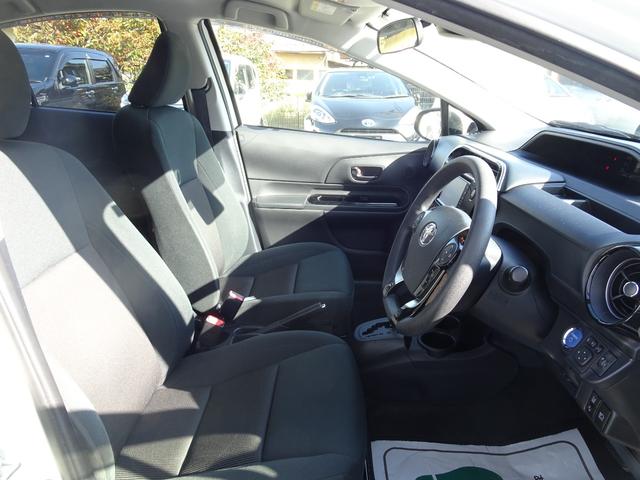 アクア Sスタイルブラック TSS(対車両)ICS・車線逸脱防止・オートマチックハイビーム・SDナビ・バックモニター・ETC・スマートキー・プッシュスタート・オートエアコン・パンク修理キット・保証書・取説・ロングラン保証(32枚目)