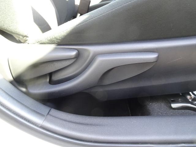 アクア Sスタイルブラック TSS(対車両)ICS・車線逸脱防止・オートマチックハイビーム・SDナビ・バックモニター・ETC・スマートキー・プッシュスタート・オートエアコン・パンク修理キット・保証書・取説・ロングラン保証(34枚目)