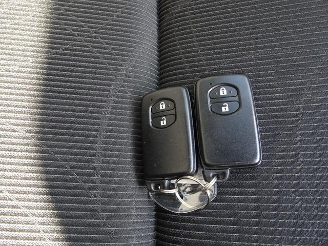 アクア Sスタイルブラック TSS(対車両)ICS・車線逸脱防止・オートマチックハイビーム・SDナビ・バックモニター・ETC・スマートキー・プッシュスタート・オートエアコン・パンク修理キット・保証書・取説・ロングラン保証(41枚目)