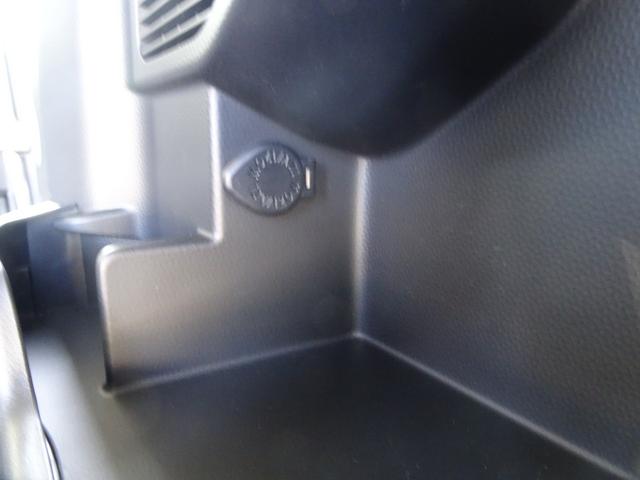 ルーミー カスタムＧ－Ｔ　スマアシ（対車両・歩行者）踏み間違い防止・８インチＳＤナビ・パノラミックビューモニター・ＥＴＣ・ドラレコ・Ｂｌｕｅｔｏｏｔｈオーディオ・両側パワースライドドア・シートヒーター・保証書・ロングラン保証（50枚目）