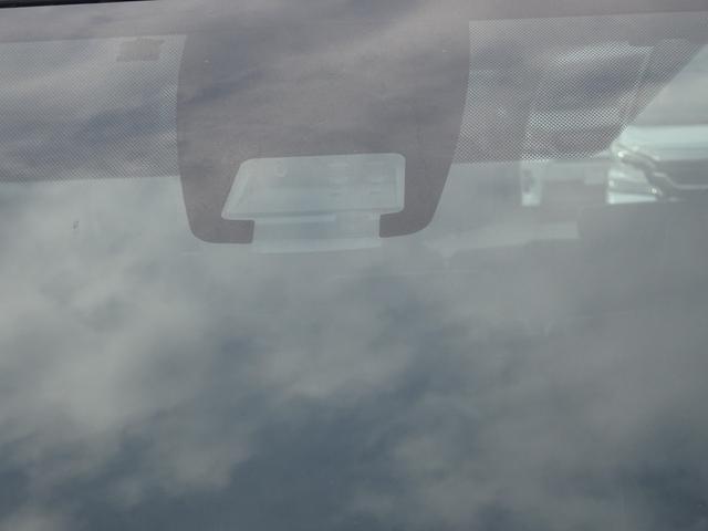 ノア Ｓｉ　ダブルバイビー　８人乗・ＴＳＳ（対車両）車線逸脱防・オートマチックハイビーム・ＳＤナビ・バックモニター・ＥＴＣ・後席モニター・Ｂｌｕｅｔｏｏｔｈオーディオ・両側パワースライドドア・純正アルミ・取説・ロングラン保証（4枚目）