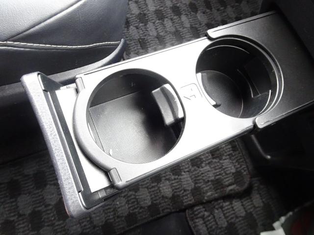 ノア Ｓｉ　ダブルバイビー　８人乗・ＴＳＳ（対車両）車線逸脱防・オートマチックハイビーム・ＳＤナビ・バックモニター・ＥＴＣ・後席モニター・Ｂｌｕｅｔｏｏｔｈオーディオ・両側パワースライドドア・純正アルミ・取説・ロングラン保証（29枚目）