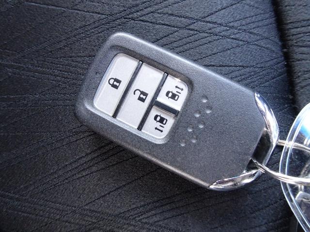 オデッセイ アブソルート 7人乗・衝突軽減ブレーキ・SDナビ・バックモニター・ETC・ドラレコ・Bluetoothオーディオ・両側パワースライドドア・スマートキー・プッシュスタート・純正アルミホイール・保証書・ロングラン保証(18枚目)