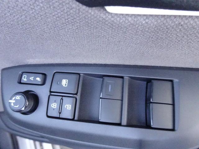 ヤリス G TSS(対車両・歩行者)ICS・ディスプレイオーディオ・ナビキット・パノラミックビューモニター・ETC・Bluetoothオーディオ・クルーズコントロール・パンク修理キット・保証書取説・ロングラン保証(17枚目)