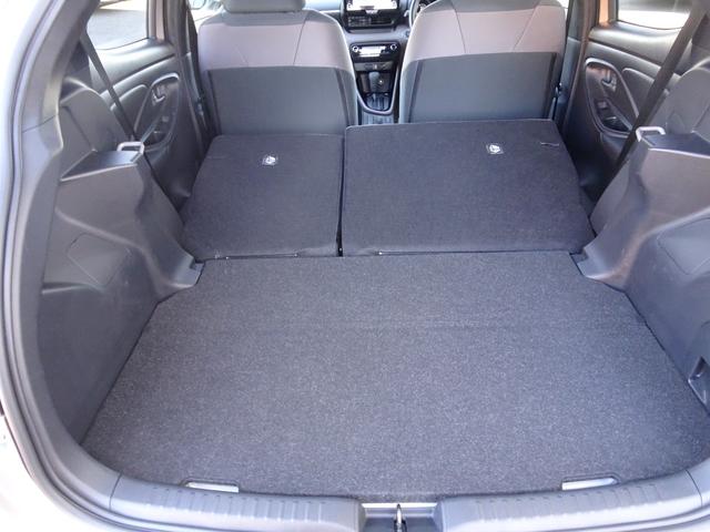 ヤリス G TSS(対車両・歩行者)ICS・ディスプレイオーディオ・ナビキット・パノラミックビューモニター・ETC・Bluetoothオーディオ・クルーズコントロール・パンク修理キット・保証書取説・ロングラン保証(42枚目)