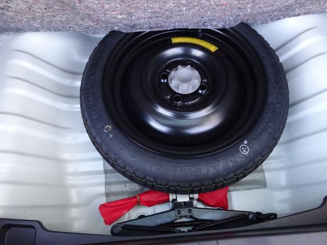 パッソ Ｘ　クツロギ　ＳＤナビ・ＥＴＣ・ドラレコ・スマートキー・マニュアルエアコン・ヘッドライトマニュアルレベリング機能付・スペアタイヤ・取説・ロングラン保証（42枚目）