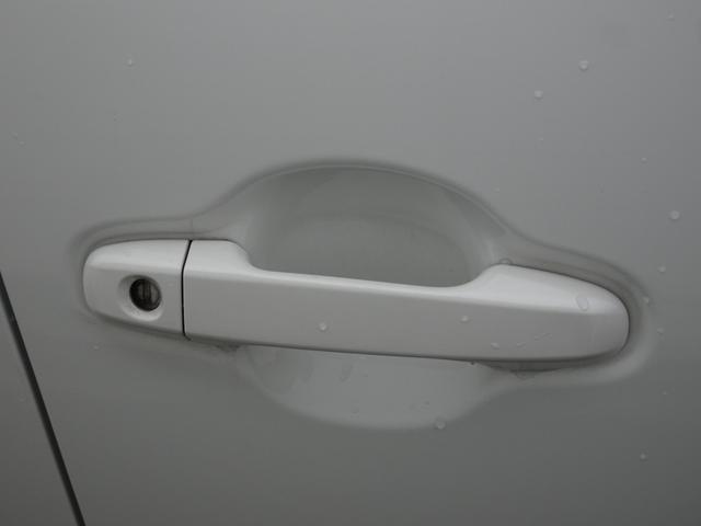 アクア Ｌ　ワンオーナー・横滑り防止・ＥＴＣ・オートエアコン・ＣＤラジオ・ヘッドライトマニュアルレベリング機能付・保証書・取説・ロングラン保証（13枚目）