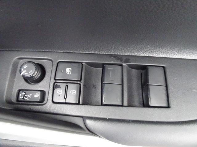 カローラクロス ハイブリッド　Ｚ　ワンオーナー・ＴＳＳ（対車両・歩行者）ＩＣＳ・ＴＣナビ・バックモニター・ＥＴＣ・Ｂｌｕｅｔｏｏｔｈオーディオ・パノラマルーフ・パワーバックドア・シートヒーター・純正アルミ・保証書・取説・ロングラン保証（17枚目）