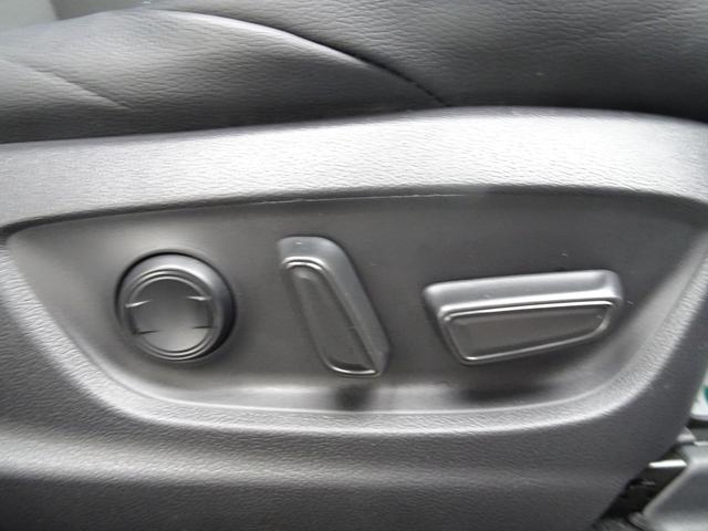 カローラクロス ハイブリッド　Ｚ　ワンオーナー・ＴＳＳ（対車両・歩行者）ＩＣＳ・ＴＣナビ・バックモニター・ＥＴＣ・Ｂｌｕｅｔｏｏｔｈオーディオ・パノラマルーフ・パワーバックドア・シートヒーター・純正アルミ・保証書・取説・ロングラン保証（18枚目）