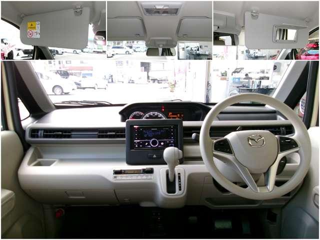 運転席サンバイザーを下げると大型ミラー付き！