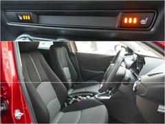 運転席＆助手席には腰部まであたためてくれる３段階調整機能付きシートヒーター機能があります 5