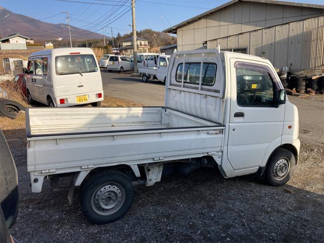 KCパワステ パートタイム4WD 高低二段切替式 5速マニュアル車 ゲートプロテクター 三方開 鳥居アングル ラジオ サイドバイザー 車検整備付(12枚目)