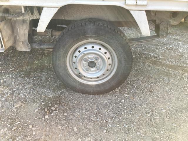 KCパワステ パートタイム4WD 高低二段切替式 5速マニュアル車 ゲートプロテクター 三方開 鳥居アングル ラジオ サイドバイザー 車検整備付(21枚目)