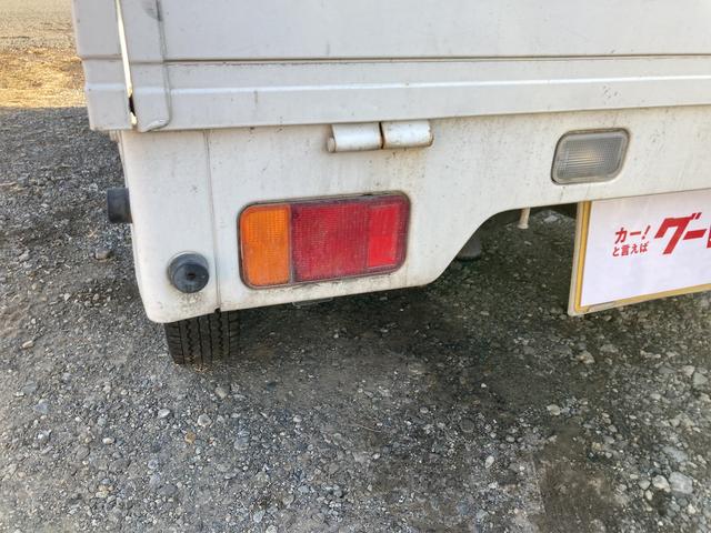 KCパワステ パートタイム4WD 高低二段切替式 5速マニュアル車 ゲートプロテクター 三方開 鳥居アングル ラジオ サイドバイザー 車検整備付(24枚目)