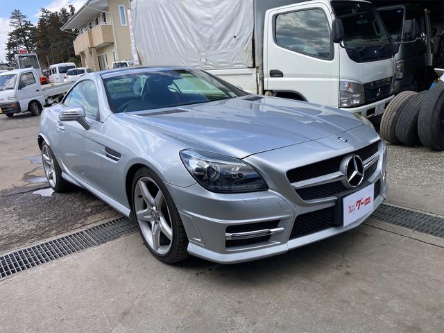 ＳＬＫ２００ＭＴ　ＡＭＧスポーツパッケージ　６速マニュアル車　ＡＭＧ１８インチアルミホイール　ガラスバリオルーフ　本革シート　シートベンチレーター＆シートヒーター　純正ナビ　地デジＴＶ　Ｂｌｕｅｔｏｏｔｈ　ＵＳＢ接続(8枚目)