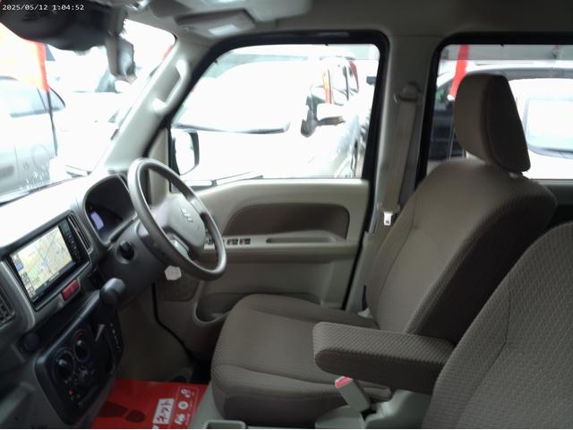 エブリイ ジョイン　パートタイム４ＷＤ　走行１５．６２４ｋｍ　デュアルカメラブレーキ　リヤパーキングセンサー　車線逸脱警報　大型オーバーヘッドコンソール　パナソニックナビＴＶ　Ｂｌｕｅｔｏｏｔｈ　ＤＶＤ再生　キーレス（16枚目）