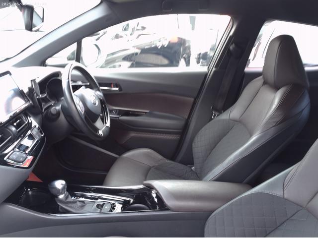 C-HR G ハイブリッド トヨタセーフティ 純正9インチSDナビTV バックカメラ Bluetooth DVD再生 ブラインドスポットモニター レーダークルーズコントロール 前席シートヒーター ハーフレザーシート(17枚目)