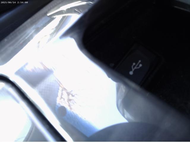 クラウンハイブリッド アスリートＳ　プリクラッシュセーフティ　令和８年１月車検　純正ナビＴＶ　Ｂｌｕｅｔｏｏｔｈ　音楽録音　ＤＶＤ再生　Ｂカメラ　レーダークルコン　スマートキー２個　ＥＴＣ車載器　ＨＩＤヘッドライト　純正１７インチアルミ（27枚目）