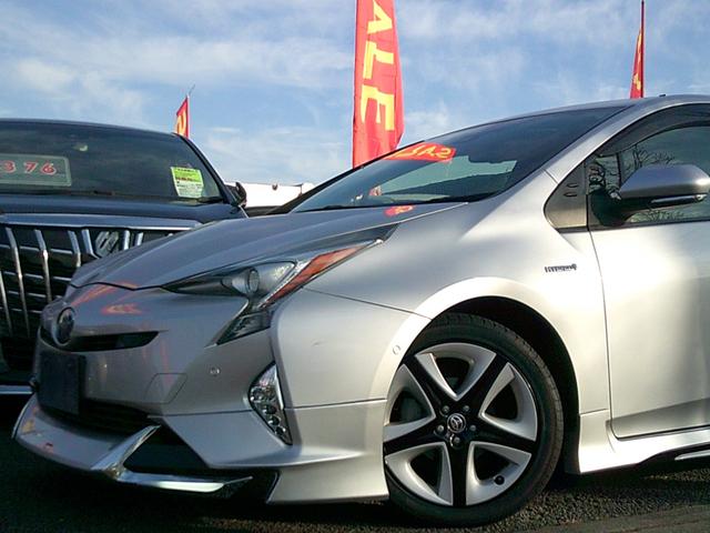 プリウス Sセーフティプラス トヨタセーフティ 駐車アシスト 純正ツーリング17インチアルミ エアロパーツ 純正SDナビTV Bモニター Bluetooth DVD再生 LEDヘッドライト フォグランプ ETC クリアランスソナー(2枚目)