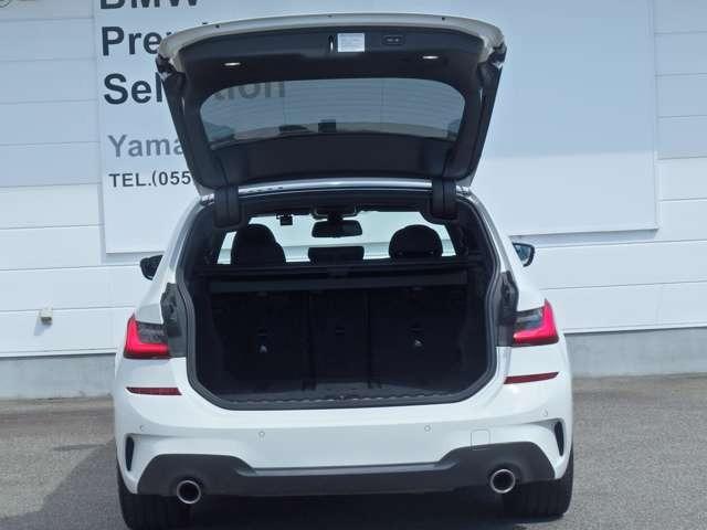 ３シリーズ ３３０ｉツーリング　Ｍスポーツ　ハイラインパッケージ　コンフォートＰＫＧ　１８ＡＷ　ワンオーナー　禁煙車　コネクテッドドライブ　ＨＤＤナビ　フロント／バックカメラ　ＥＴＣ　クルーズコントロール　パーキングアシスト　障害物センサー　本革電動シート　記録簿（6枚目）