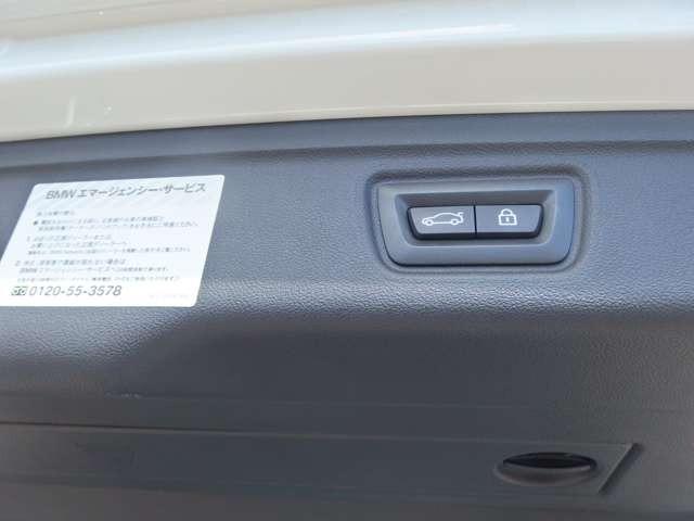 ３シリーズ ３３０ｉツーリング　Ｍスポーツ　ハイラインパッケージ　コンフォートＰＫＧ　１８ＡＷ　ワンオーナー　禁煙車　コネクテッドドライブ　ＨＤＤナビ　フロント／バックカメラ　ＥＴＣ　クルーズコントロール　パーキングアシスト　障害物センサー　本革電動シート　記録簿（7枚目）