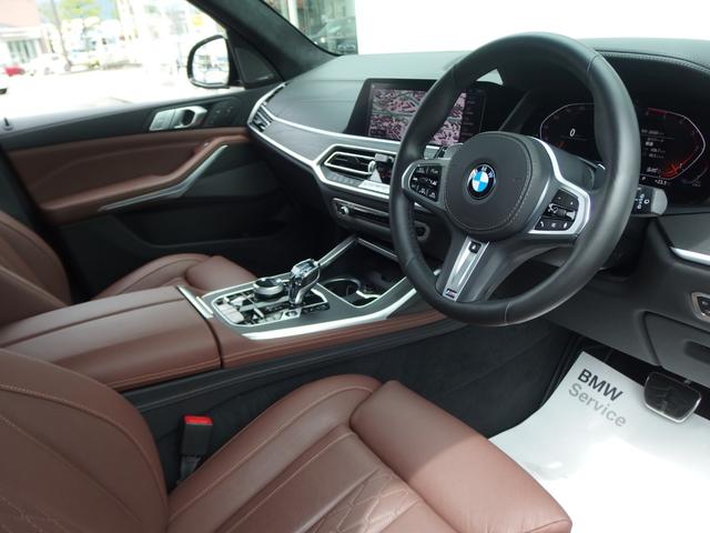 Ｘ７ ｘＤｒｉｖｅ　３５ｄ　Ｍスポーツ　ウェルネスパッケージ　リアシートエンターテインメント　アラームシステム　２２ＡＷ　エグゼクティブドライブ　パノラマガラスサンルーフ　ＢＭＷレーザーライト　ハイビームアシスタント　パーキングアシスト（11枚目）