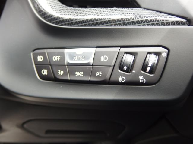 １シリーズ １１８ｄ　プレイ　ｉドライブナビゲーションパッケージ　ハイラインパッケージ　コンフォートパッケージ　ストレージパッケージ　ワイヤレスチャージング　パーキングアシスト　ドライビングアシスト　ＬＥＤヘッドライト（17枚目）