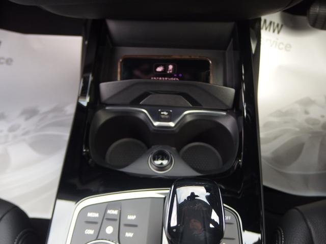 １シリーズ １１８ｄ　プレイ　ｉドライブナビゲーションパッケージ　ハイラインパッケージ　コンフォートパッケージ　ストレージパッケージ　ワイヤレスチャージング　パーキングアシスト　ドライビングアシスト　ＬＥＤヘッドライト（27枚目）