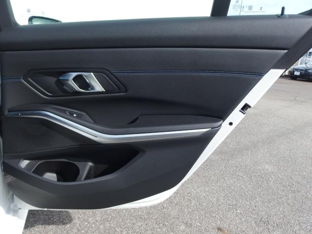 3シリーズ 320i Mスポーツ 旧レンタカー車両 ドライビングアシストプロフェッショナル アダプティブLEDヘッドライト ワイヤレスチャージング Bluetooth USBオーディオ HiFiスピーカー ハイビームアシスタント(12枚目)