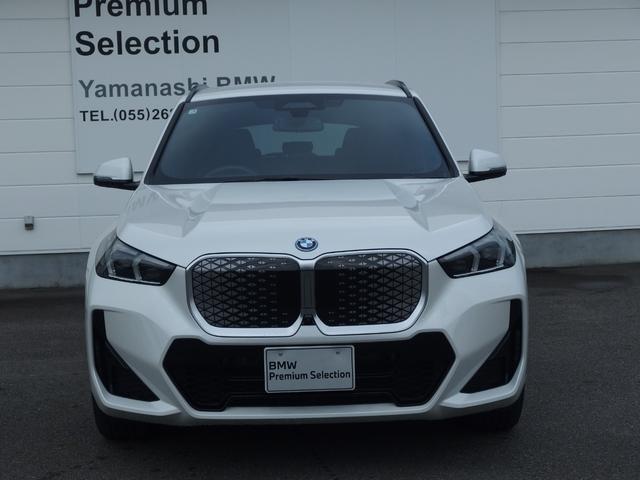 iX1 eDrive 20 Mスポーツ ヘッドアップディスプレイ 18AW ドライビングアシスト パーキングアシスト アダプディブLEDヘッドライト サンプロテクションガラス オートマチックテールゲート Bluetooth(2枚目)