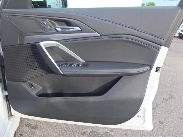 iX1 eDrive 20 Mスポーツ ヘッドアップディスプレイ 18AW ドライビングアシスト パーキングアシスト アダプディブLEDヘッドライト サンプロテクションガラス オートマチックテールゲート Bluetooth(10枚目)