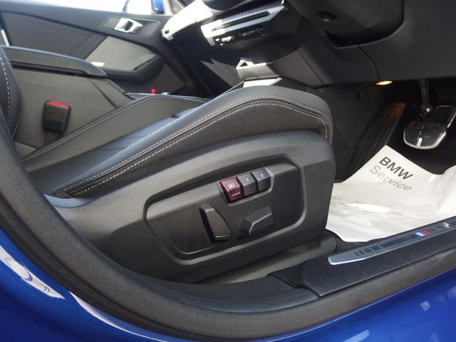 運転席側シートになります。