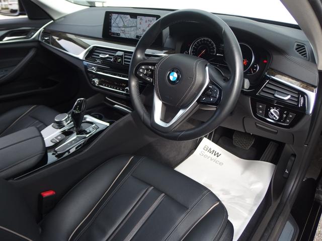 運転席側になります。