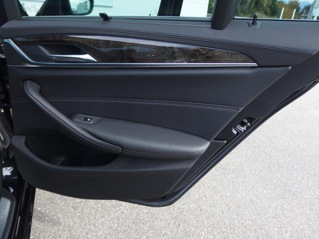 後部座席ドア操作部になります。