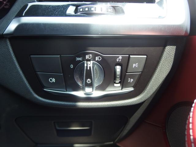 Ｘ３ Ｍ コンペティション　電動パノラマガラスサンルーフ　ハーマンカードンスピーカー　アダプディブＬＥＤヘッドライト　ドライビングアシスト　パーキングアシスト　ハイビームアシスタント　ディスプレイキー　ヘッドアップディスプレイ（17枚目）