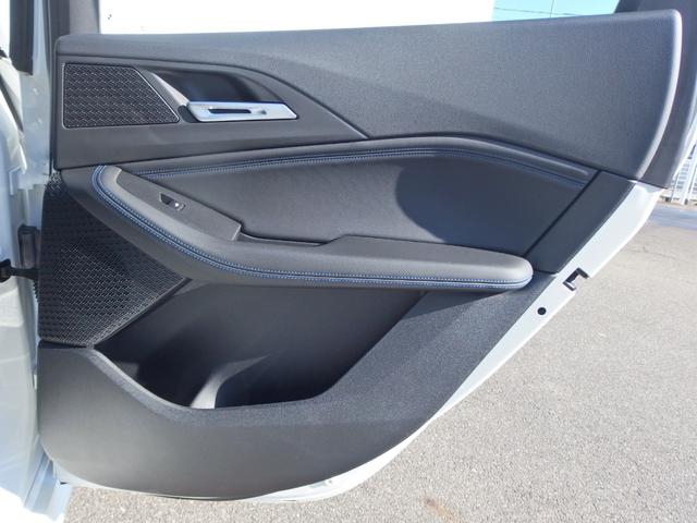 後部座席ドア操作部になります。