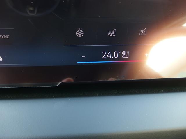 Ｘ３ ２０　ｘＤｒｉｖｅ　Ｘライン　パノラマガラスサンルーフ　ハーマンカードンサウンドシステム　２０ＡＷ　アイコニックグロ－　アダプディブヘッドライト　ハイビームアシスタント　ドライビング．パーキングアシスト　サンプロテクションガラス（28枚目）