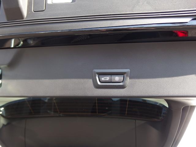 Ｘ３ ２０　ｘＤｒｉｖｅ　Ｘライン　パノラマガラスサンルーフ　ハーマンカードンサウンドシステム　２０ＡＷ　アイコニックグロ－　アダプディブヘッドライト　ハイビームアシスタント　ドライビング．パーキングアシスト　サンプロテクションガラス（33枚目）